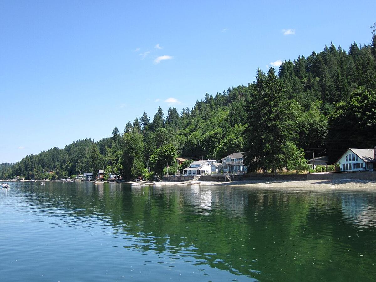 Waterfront homes along Hood Canal